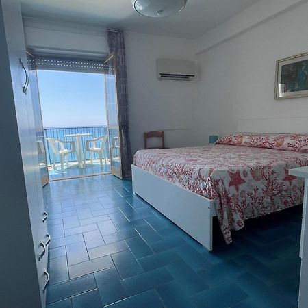 Hotel Ristorante Mareblu Amantea Bagian luar foto