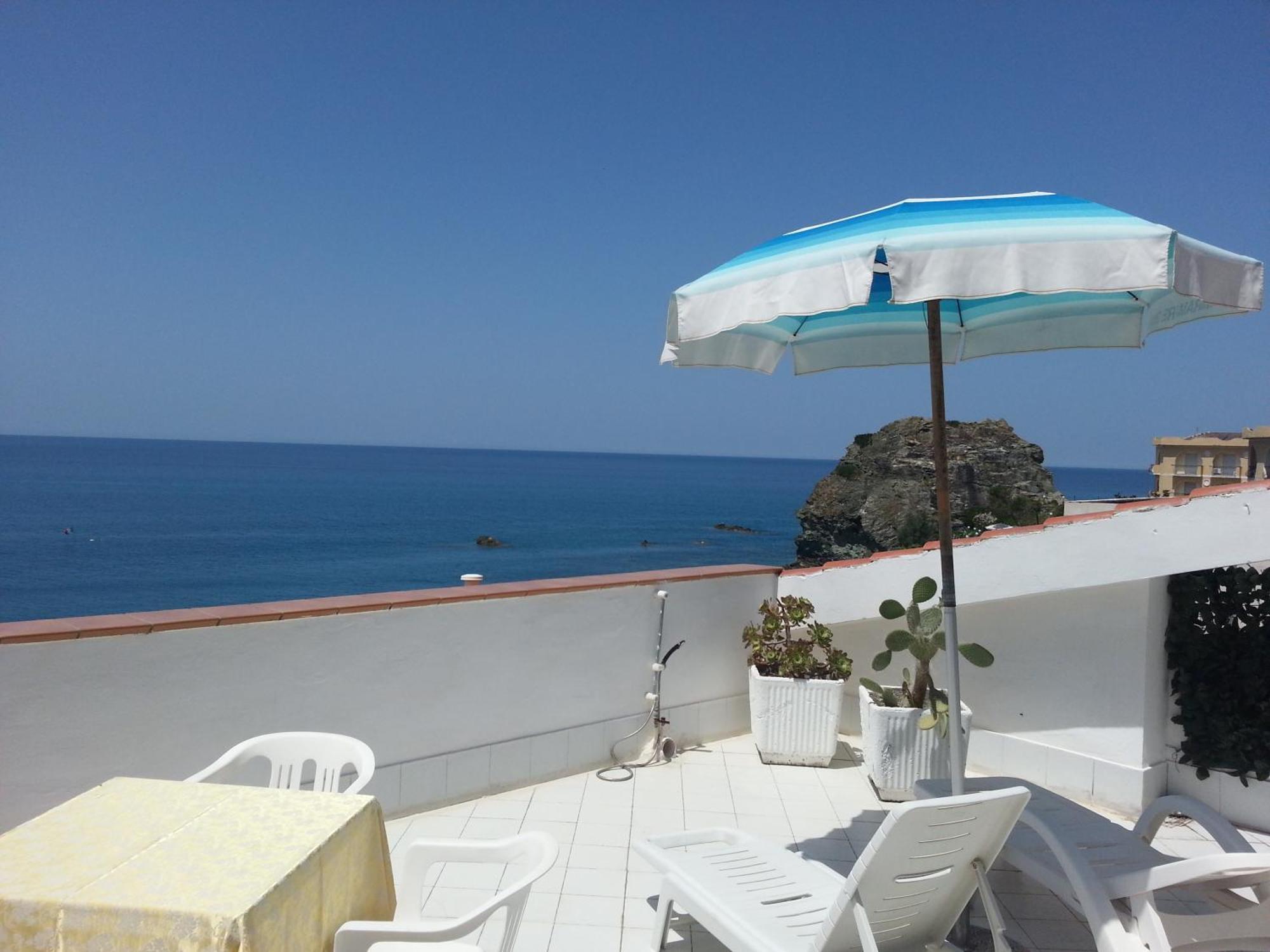 Hotel Ristorante Mareblu Amantea Bagian luar foto