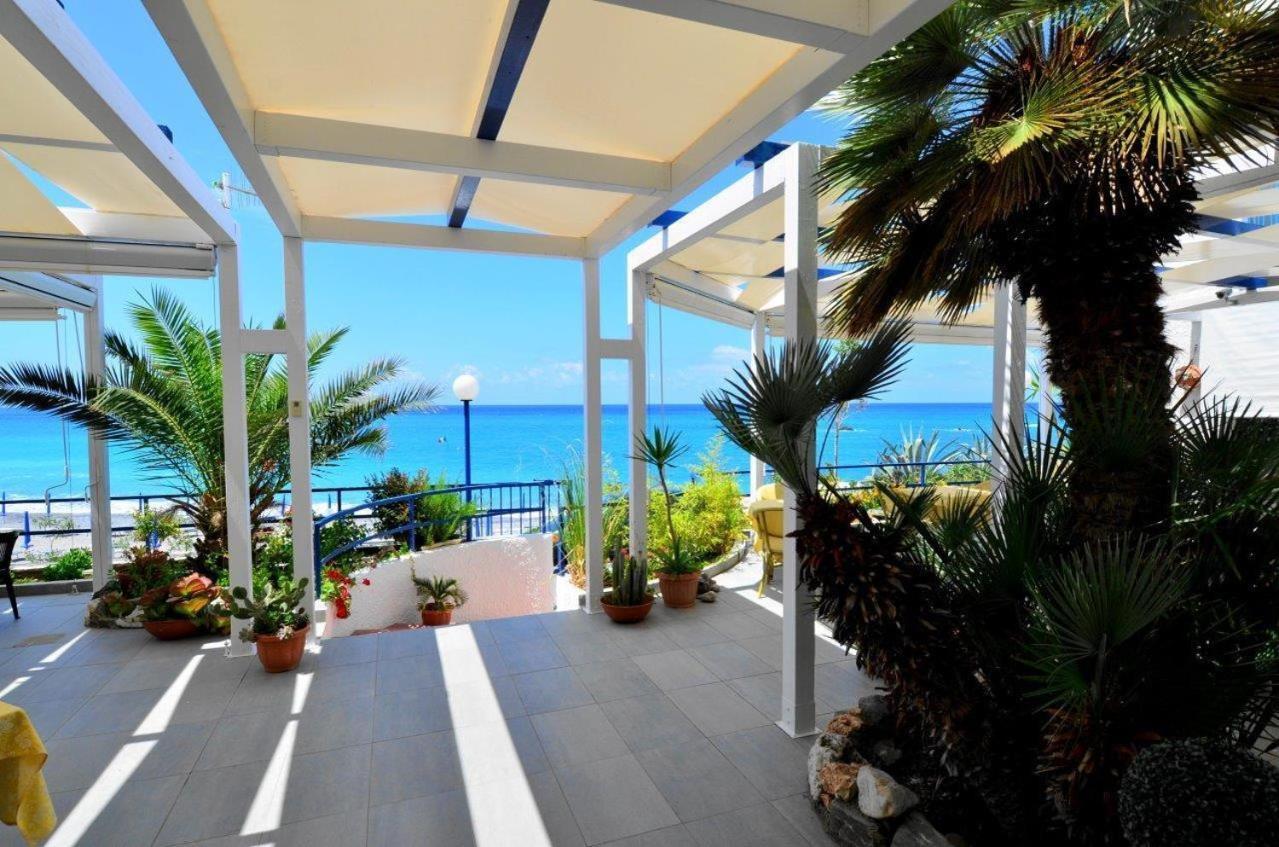 Hotel Ristorante Mareblu Amantea Bagian luar foto