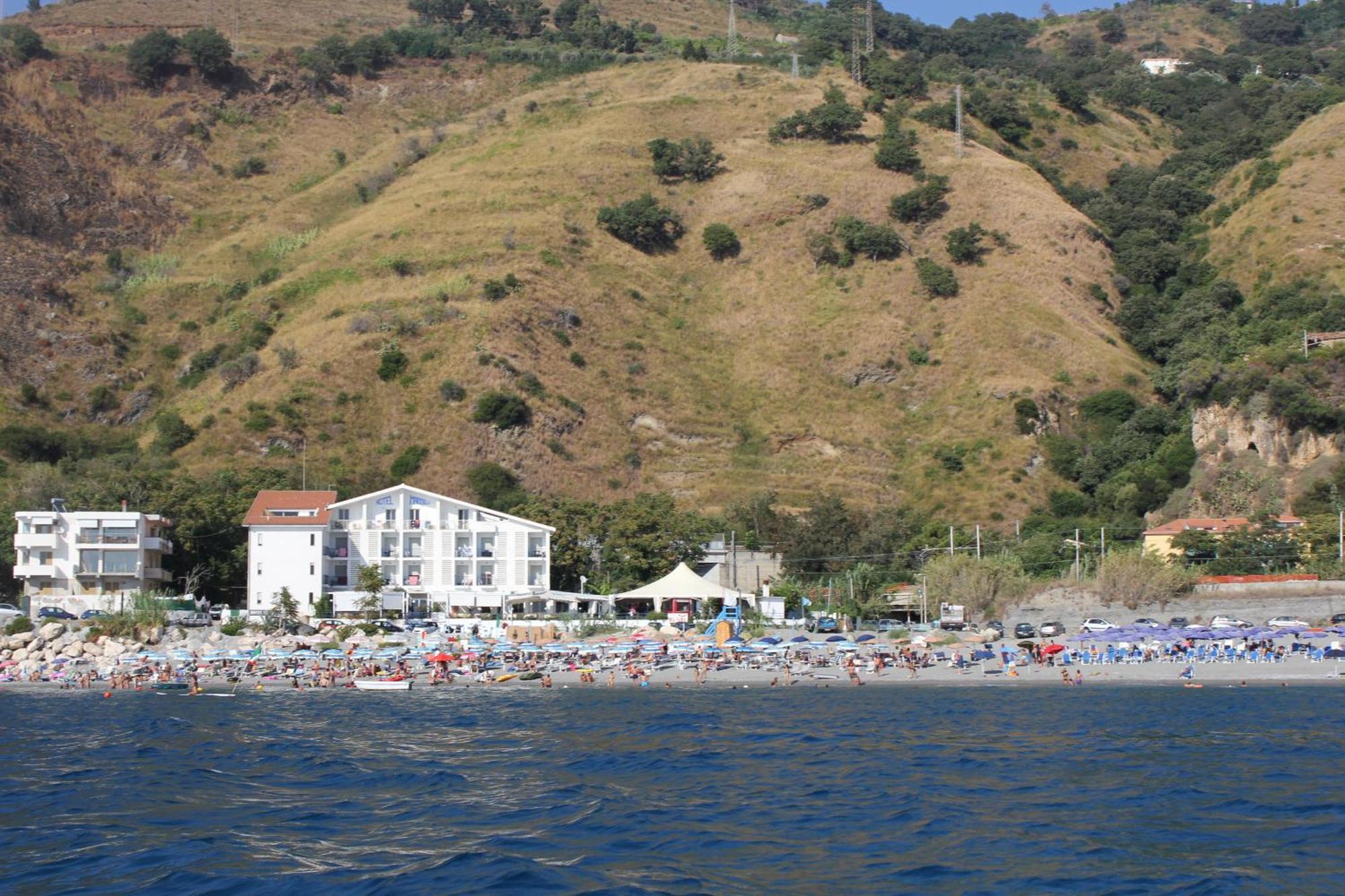 Hotel Ristorante Mareblu Amantea Bagian luar foto