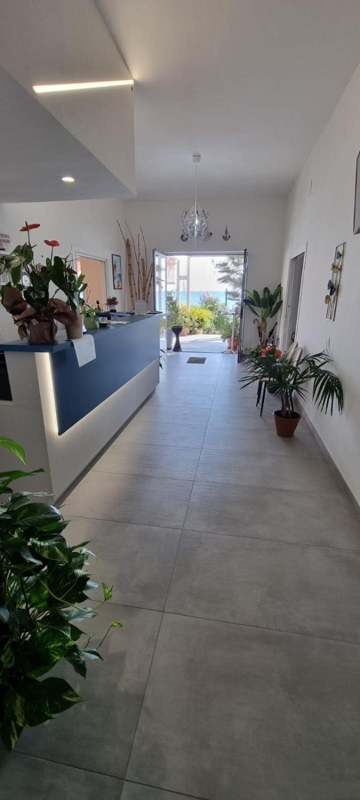 Hotel Ristorante Mareblu Amantea Bagian luar foto
