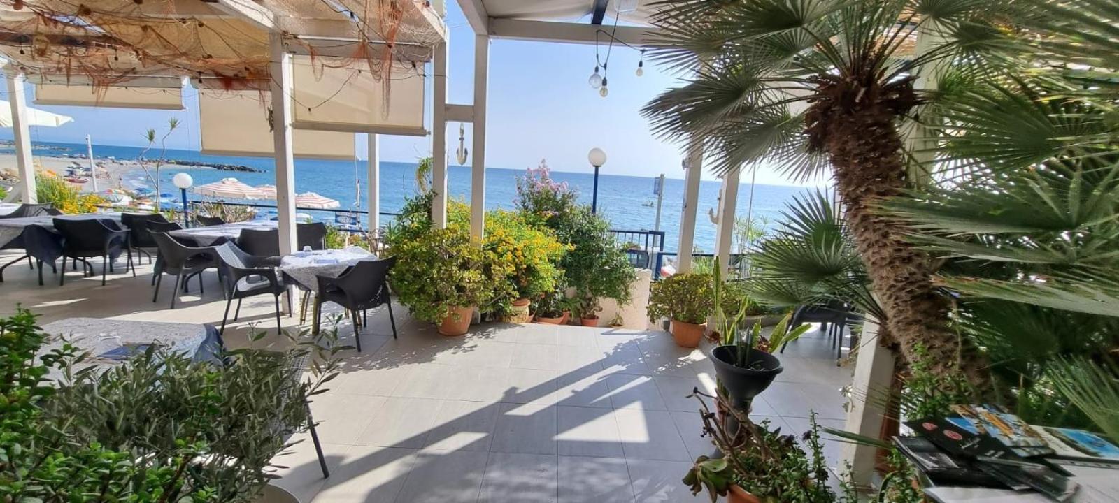 Hotel Ristorante Mareblu Amantea Bagian luar foto