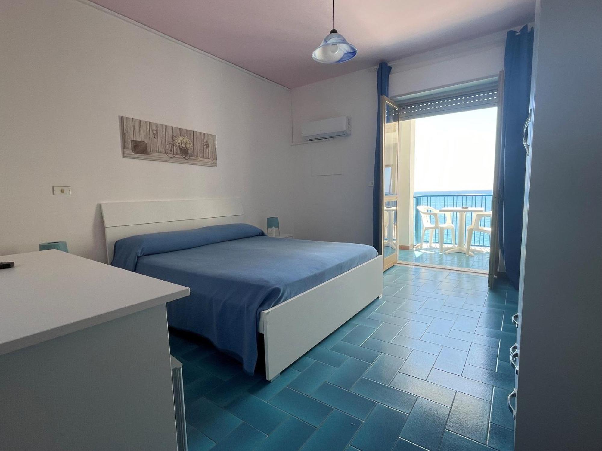Hotel Ristorante Mareblu Amantea Bagian luar foto