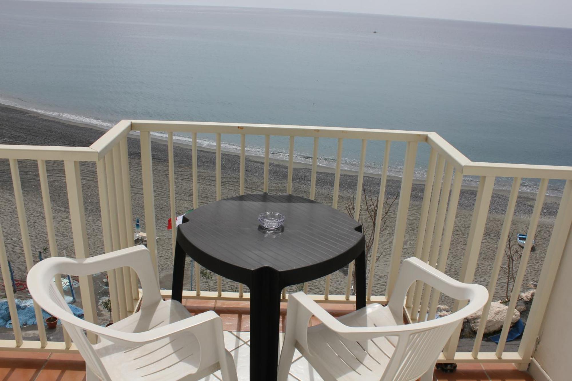 Hotel Ristorante Mareblu Amantea Bagian luar foto